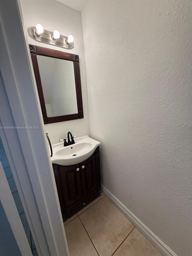 Building Photo - 2660 W 76th St