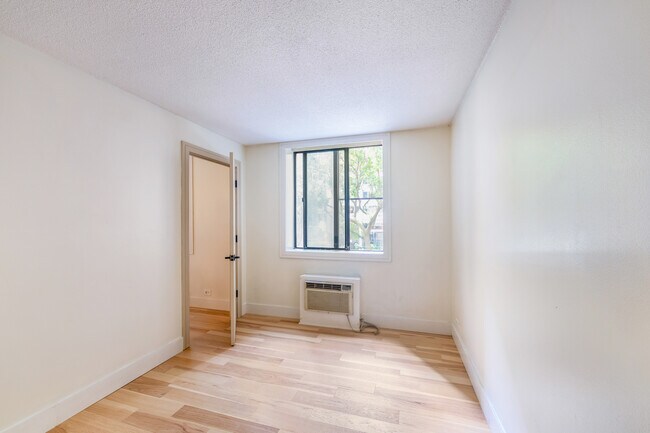 Foto del edificio - 1339 N Dearborn 2B