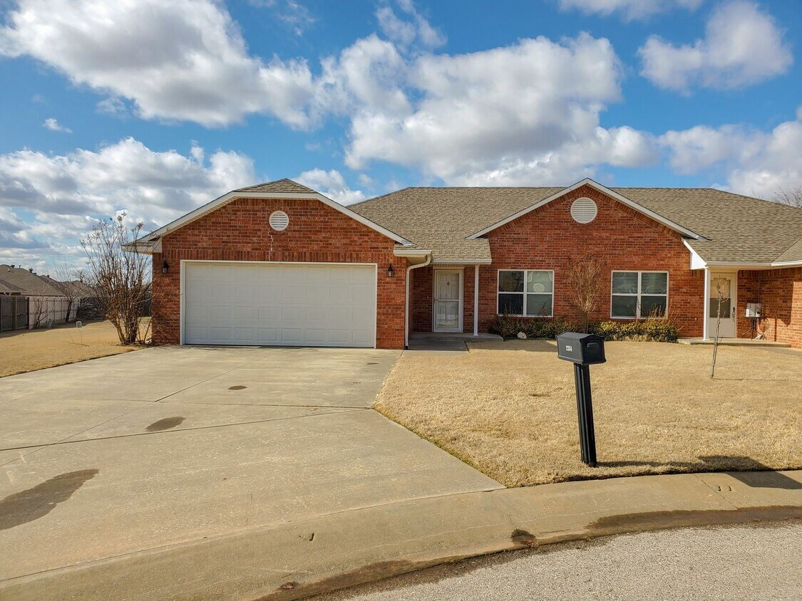 2334 Bent Tree Rd, Shawnee, OK 74804 Apartment for Rent in Shawnee