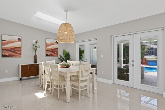 Foto del edificio - 482 Tradewinds Ave