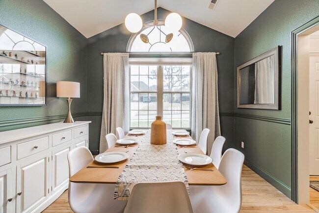 Foto del edificio - 411 NW Saddlebrook Dr