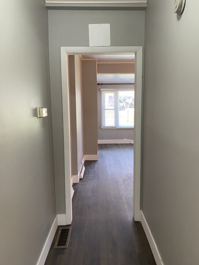Foto del edificio - 241 E 9th St