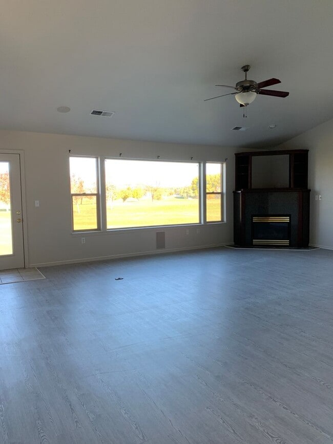 Building Photo - 3 Bedroom, 2 Bathroom Home - Harbor Isles