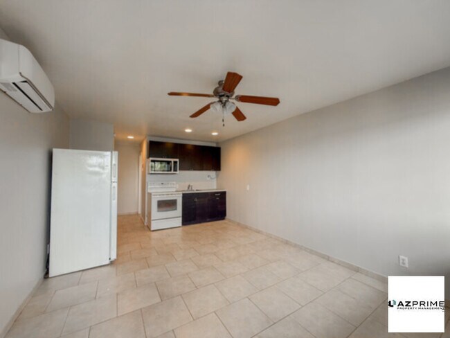 Foto del edificio - Cozy and Contemporary Phoenix Studio Featuring a Smart, Open Layout and Modern Upgrades Throughout.