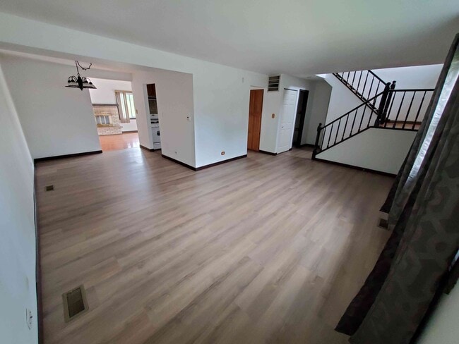Building Photo - 4551 Bicek Ct