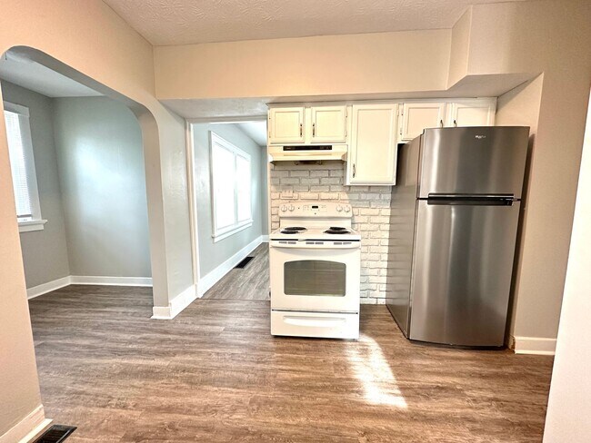 Foto del edificio - 4017 Corinth Blvd