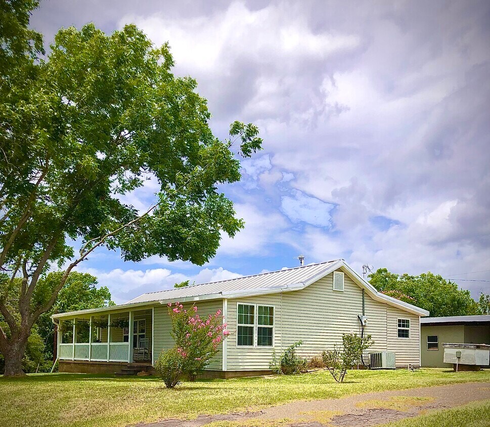 2210 FM2330, Montalba, TX 75853 House Rental in Montalba, TX