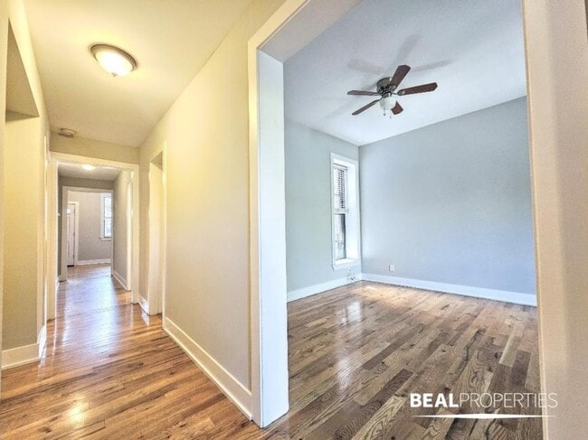 Building Photo - 3 bedroom in CHICAGO IL 60657