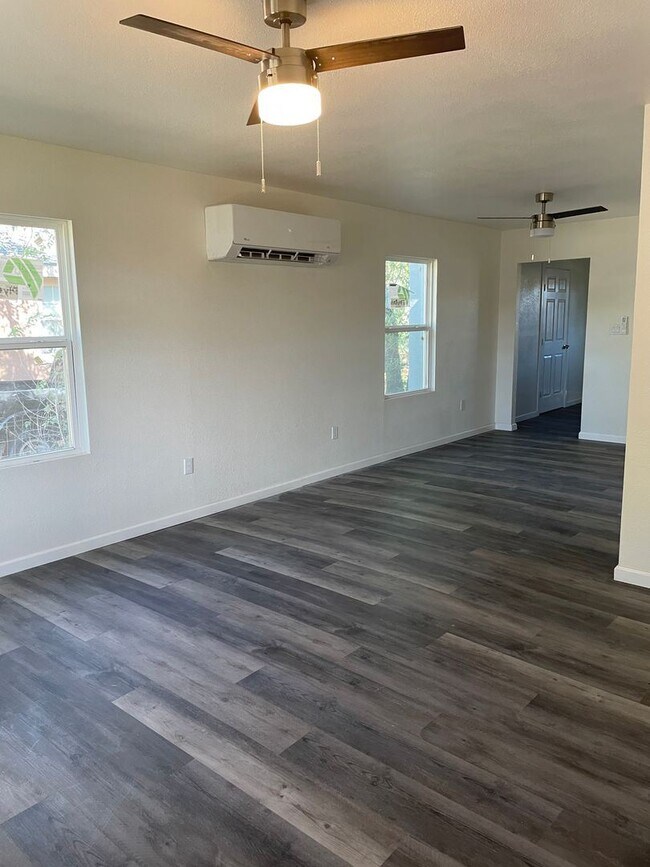 Foto del edificio - 3 br, 1 bath House - 311 S Kansas Avenue (...