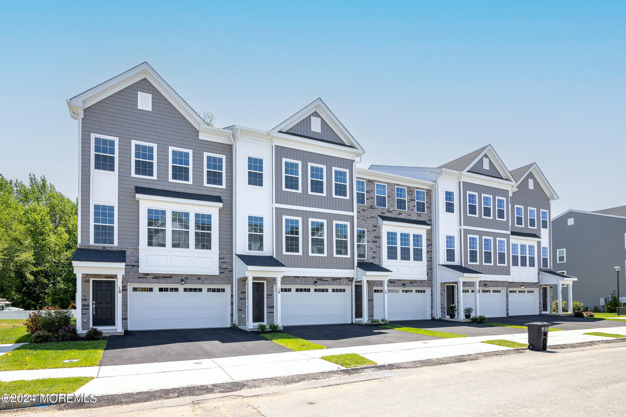 Foto principal - 18 Crimson Dr