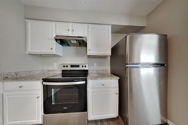 Building Photo - 14203 Cornelia Dr