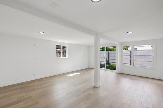 Foto del edificio - Newly Renovated Historic 1-Bedroom in Downtown North (Palo Alto)