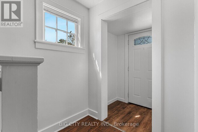 Building Photo - 53 Cady St