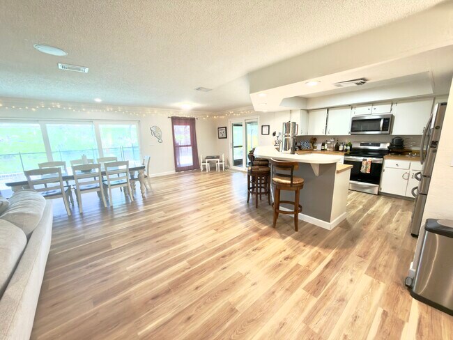 Foto del edificio - 1281 S Disston Ave