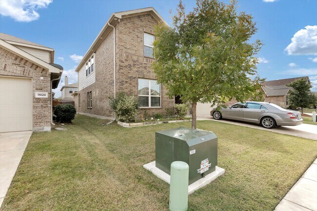 Foto del edificio - Beautiful 4 bedroom 3 bath 2 story home in gated community.