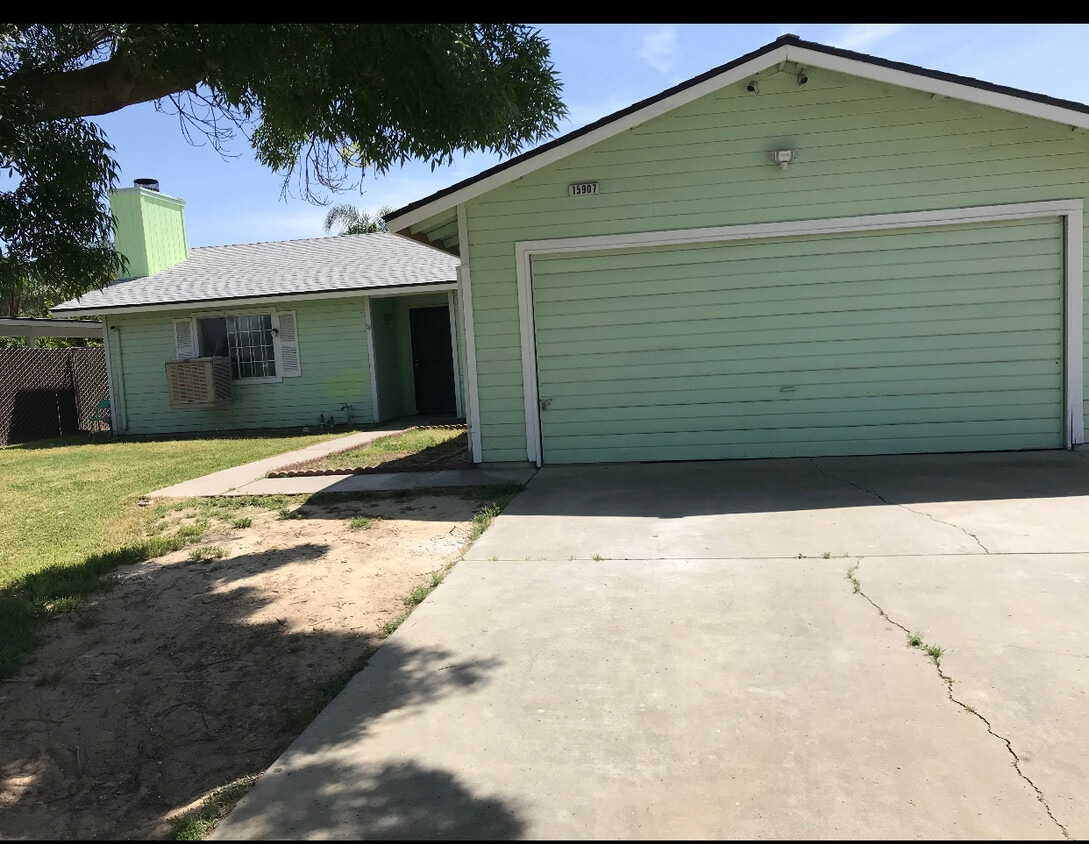 15907 Giotta Ave, Ivanhoe, CA 93235 House for Rent in Ivanhoe, CA