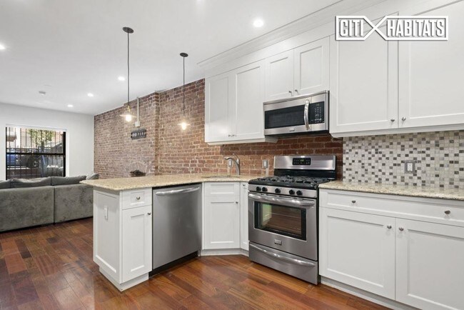 Building Photo - 120 W 127th St