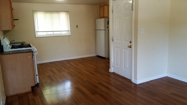 Building Photo - 8713 S Keeler Ave