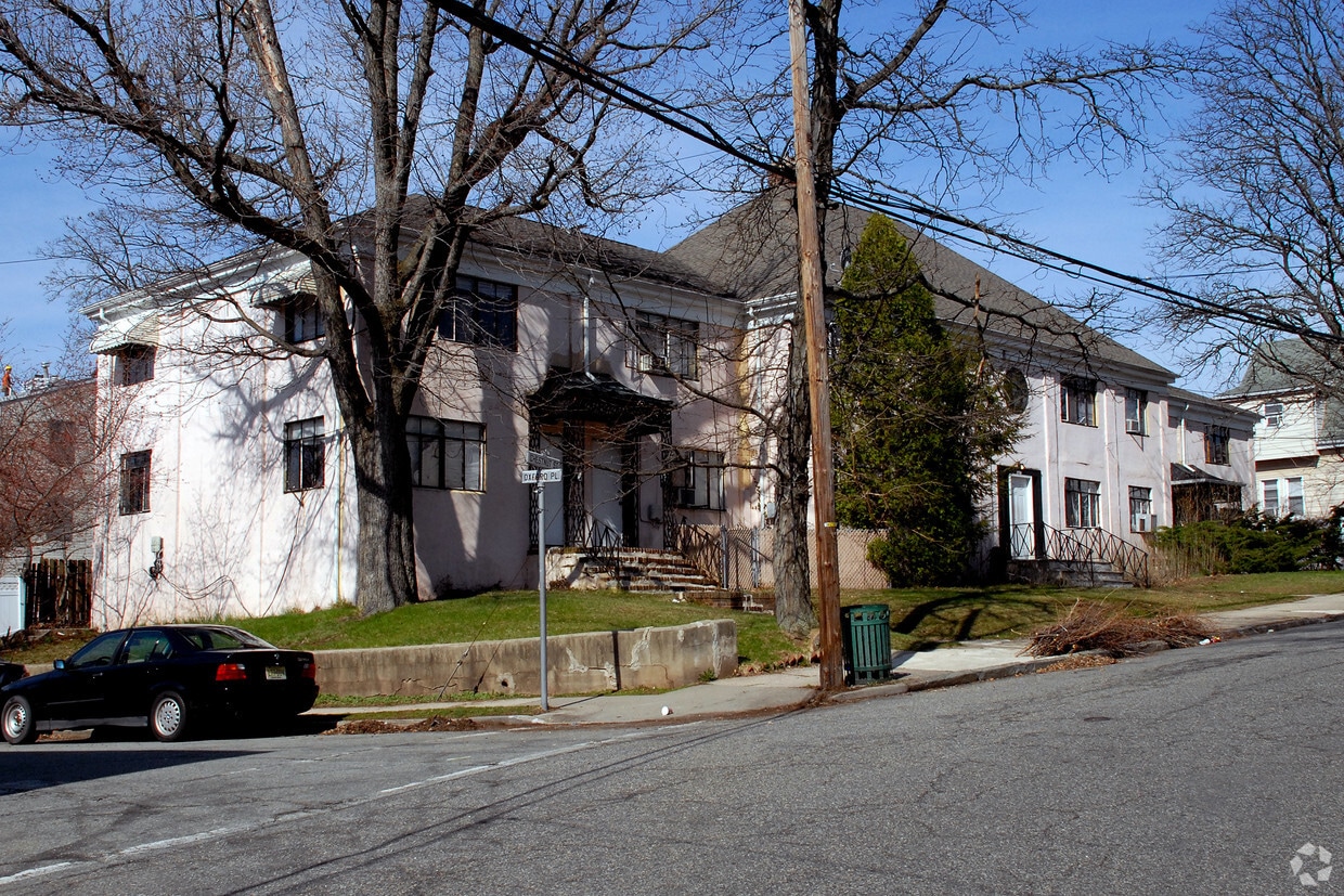 Primary Photo - 100 Chestnut St