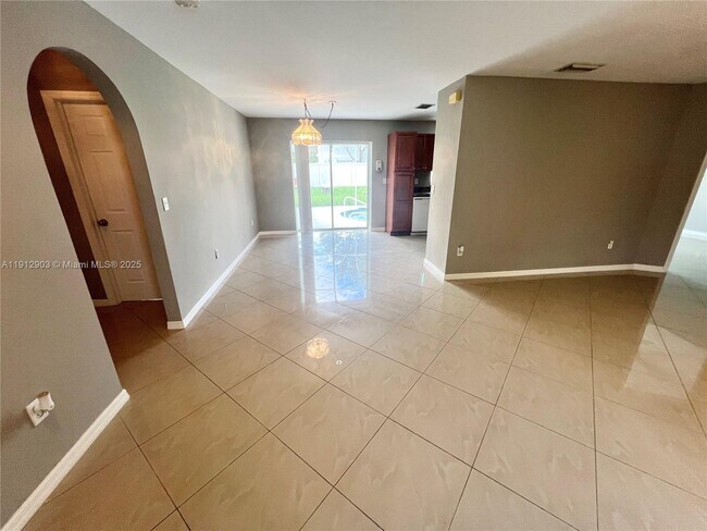 Foto del edificio - 15561 Spring Line Ln