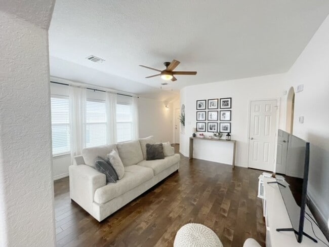 Foto del edificio - 3BED/2BATH Home for lease! Available NOW!