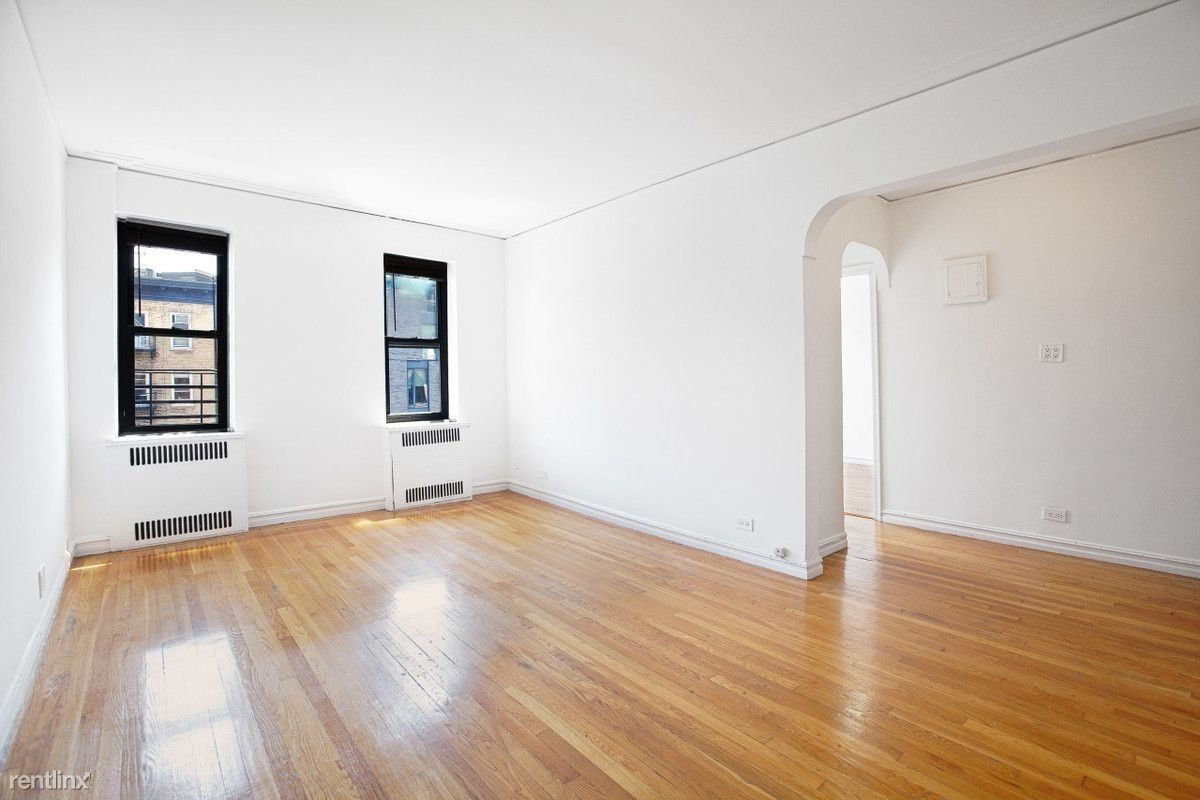 Primary Photo - 62 Leroy St