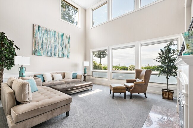 Living Room - 6808 143rd St SW