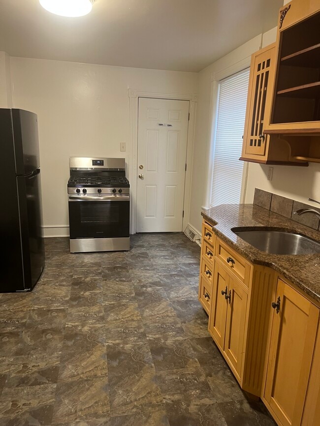 Foto del edificio - 748 E Chestnut St