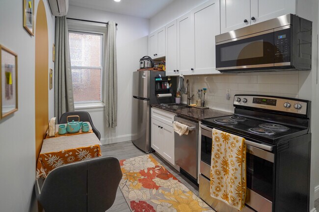 Building Photo - 4055 Spruce St