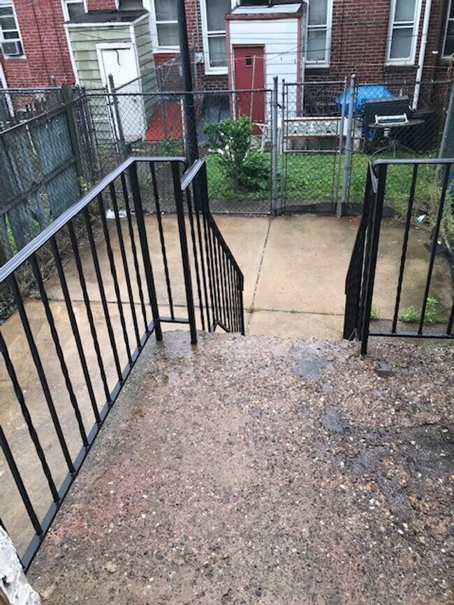 Foto del edificio - Large West Oak Lane home