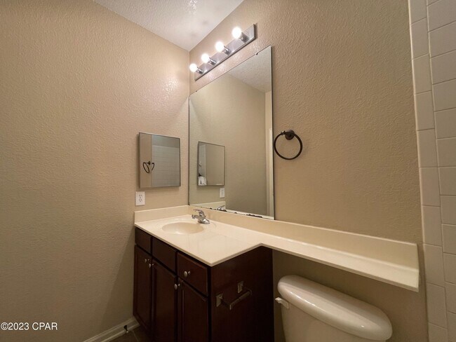 Foto del edificio - 806 Baldwin Rowe Cir