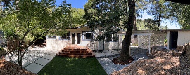 Foto del edificio - 105 Wood Ln