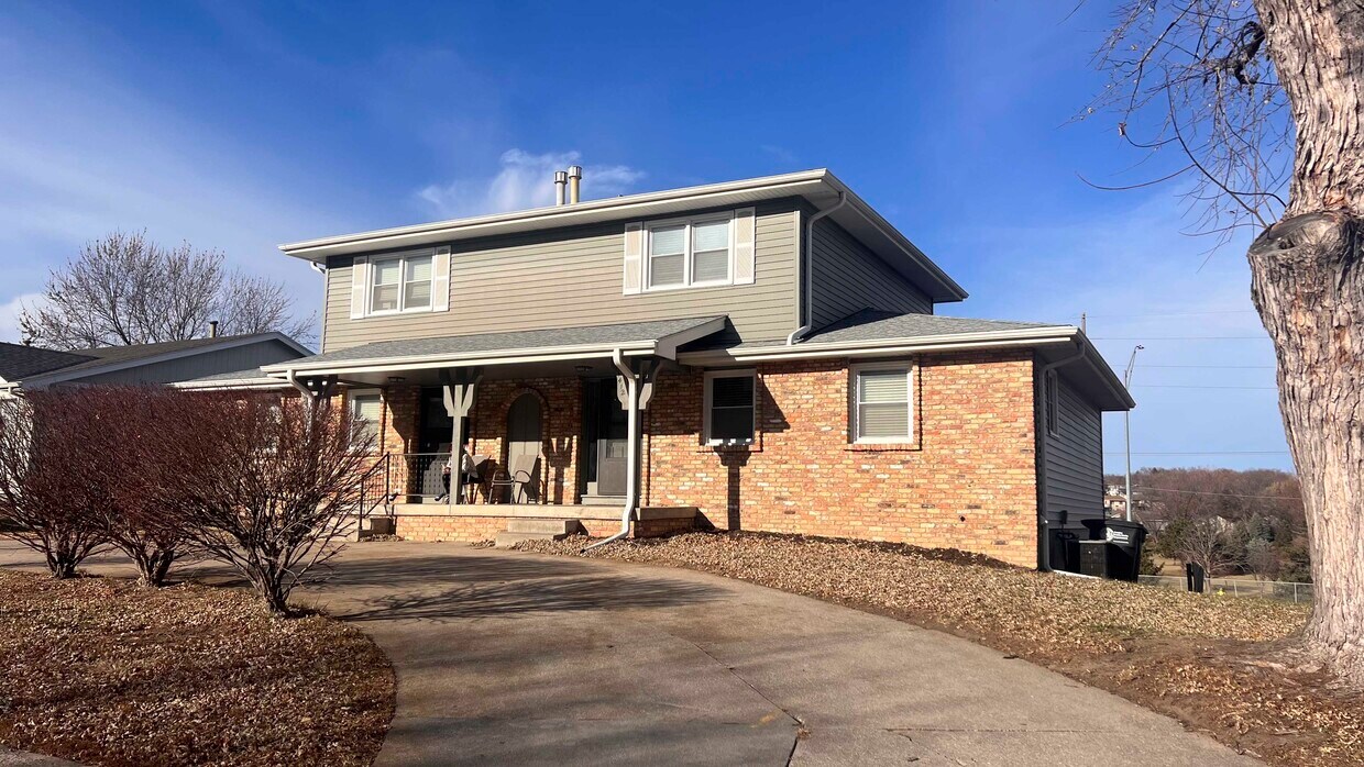 Foto principal - 11412 Camden Ave