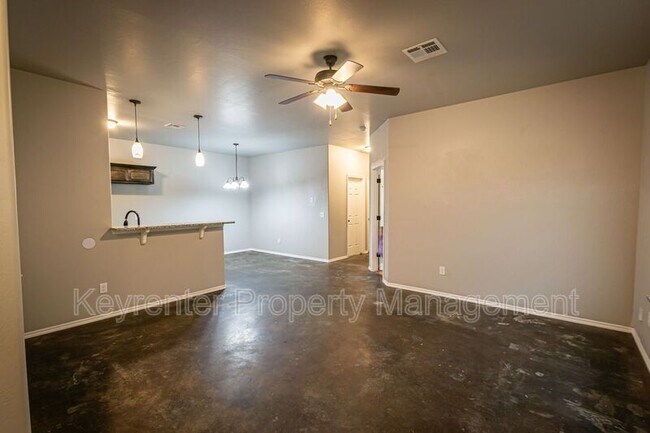 Foto del edificio - 1869 Cypress Ln
