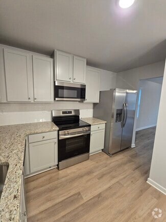 Building Photo - 7252 Crestside Dr