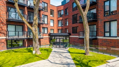 Entrée/Entrance - 1 Rue Glenmore