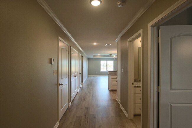 Foto del edificio - Beautiful 2 Bedroom, 2 Bathroom Townhome in South Tyler – Whitehouse ISD! 1/2 OFF FIRST FULL MONTH