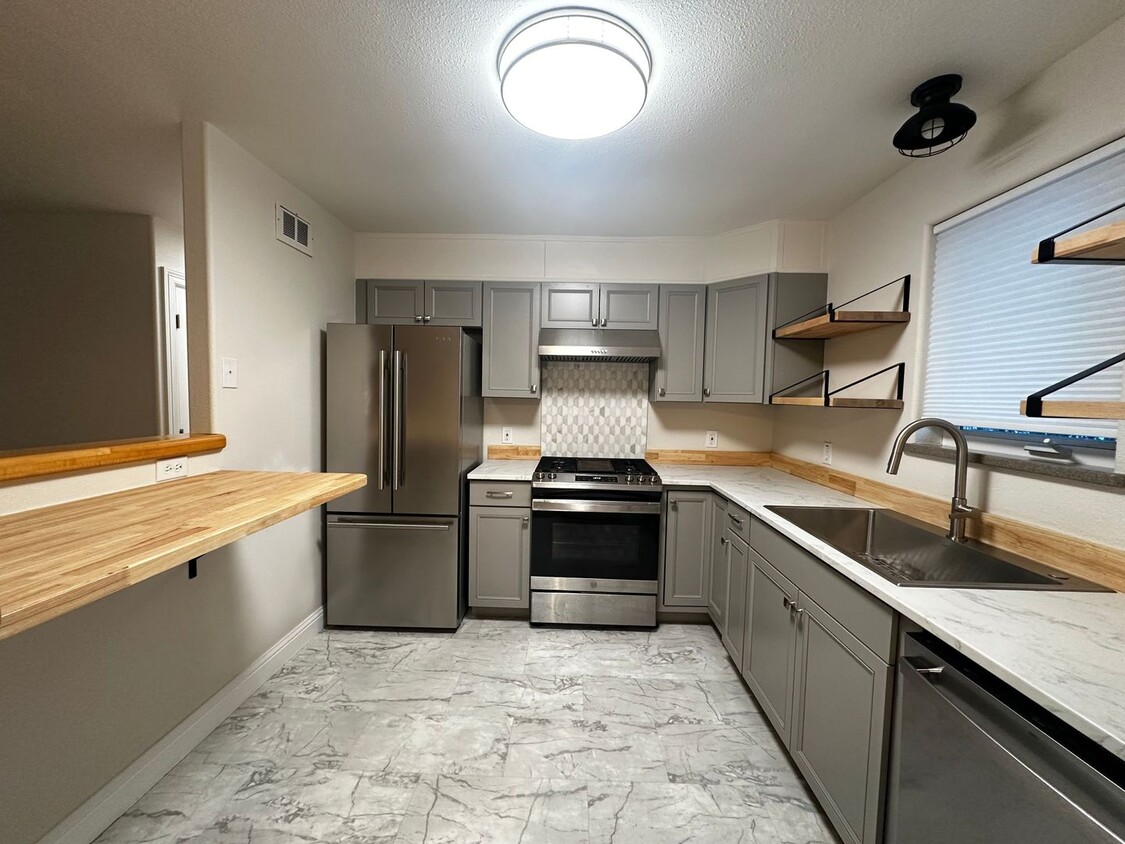 Primary Photo - 3 Bed/1 Bath/ Home with Fenced Yard