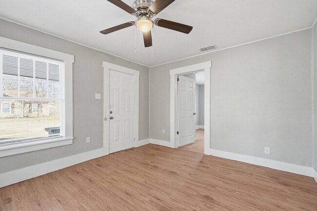 Building Photo - 1329 S 11th St