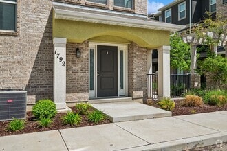 Building Photo - 1792 W Torlundy Dr
