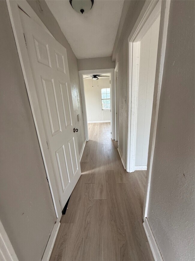 Foto del edificio - 126 W 6th St