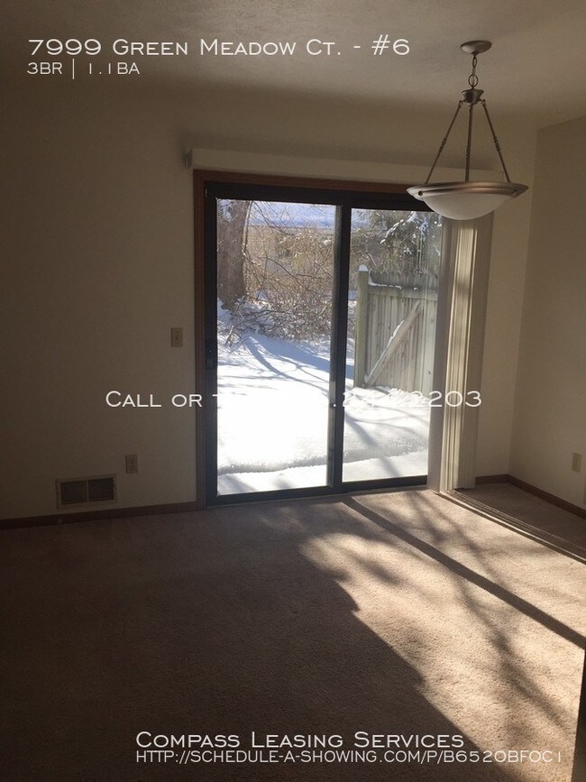 Foto del edificio - 7999 Green Meadow Ct