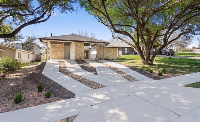 2406 Burleson Ct