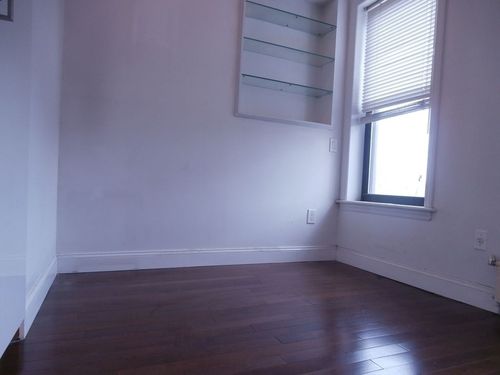 Building Photo - 172 Chrystie St