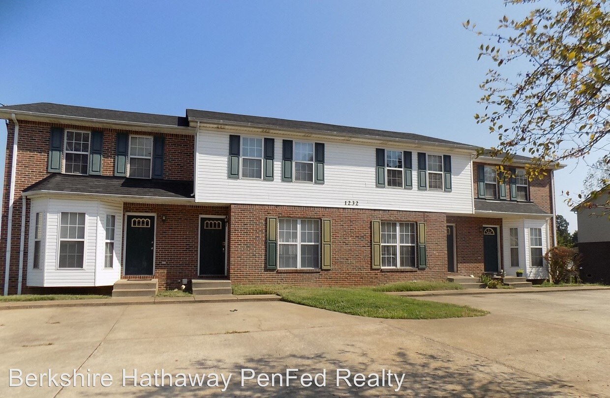 Primary Photo - 1232 Parkway Pl