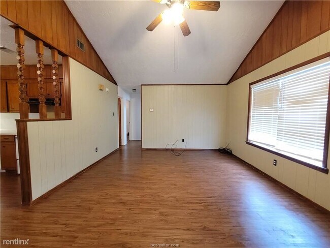 Foto del edificio - 2 br, 1 bath Duplex - 1316 - 1318 Airline ...