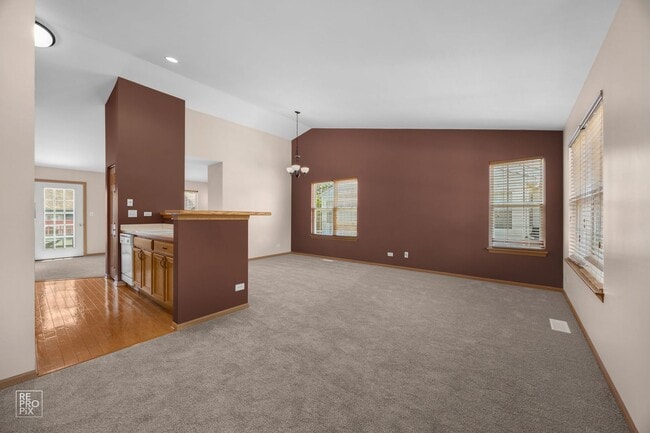 Building Photo - North Naperville Two Bedroom