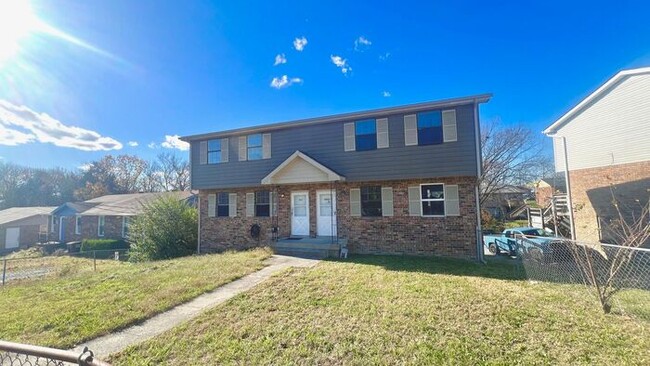 Building Photo - Charming 3-Bedroom Home with Garage