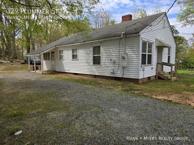 Building Photo - 329 Plummer St