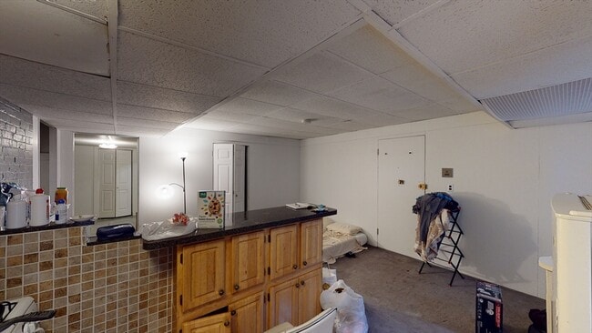 Building Photo - 172 Marlborough St